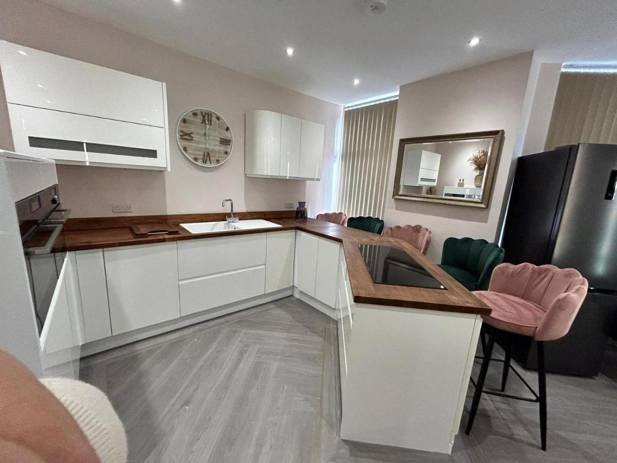 Strawberry Fields Suite By Sasco Apartments بلاكبول المظهر الخارجي الصورة