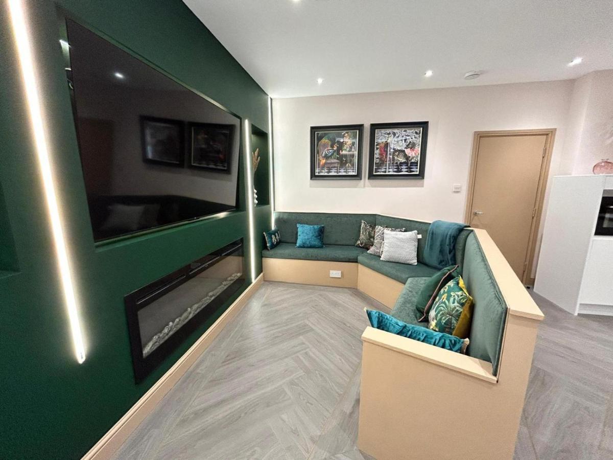 Strawberry Fields Suite By Sasco Apartments بلاكبول المظهر الخارجي الصورة